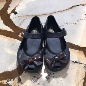 Mini Mellissa black shoe with brown bow children